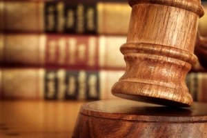 Phụ cấp độc hại, đặc thù bằng 10% mức lương hiện hưởng