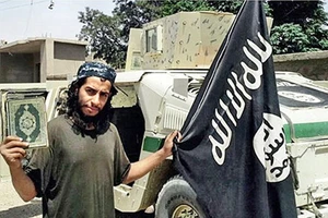 Tên giám sát vụ khủng bố ở Pháp là người Bỉ 