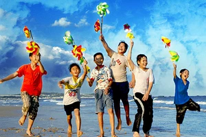 Trẻ đồng ý, cha mẹ mới được đổi họ tên cho con