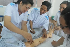 Đại học khoác áo ‘blouse’ để tăng giá trị?