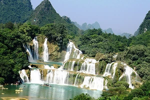 Việt Nam - Trung Quốc chính thức ký kết hiệp định về thác Bản Giốc