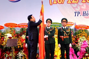 Lực lượng vũ trang Quân khu 7 đón nhận huân chương Quân công hạng Nhất