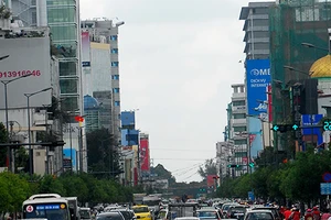 Hạn chế xây thêm cao ốc ở trung tâm TP.HCM