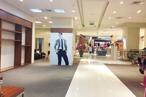 Tháo chạy khỏi trung tâm thương mại