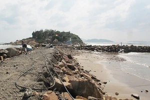 Không bao che việc lấn vịnh Nha Trang trái phép