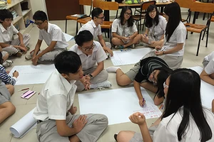 Học văn từ lò đất, làng chiếu...