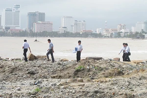 Truy gay gắt vụ tự lấn vịnh Nha Trang