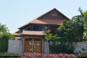 Bác đơn kiện của chủ nhà gỗ xây không phép