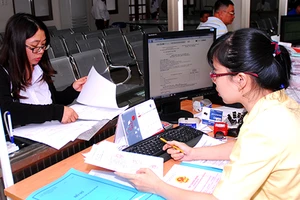 Chính quyền lúng túng cấp giấy tờ đất