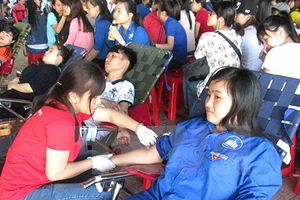 Hàng ngàn người hiến máu trong ngày ‘Chủ nhật đỏ’