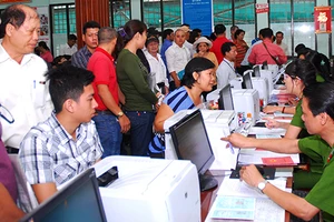 Đổ dồn làm căn cước công dân