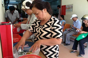 Thông tuyến BHYT, lo ‘thủng’ kho thuốc