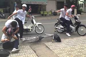 Cha mẹ làm gì khi con bị hành hung ở trường?