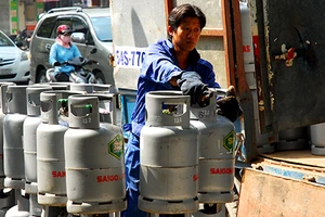 Gas giả: Cuộc chiến luẩn quẩn