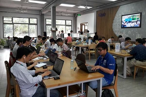 Thư viện lắp đặt S-Hub, hút giới trẻ
