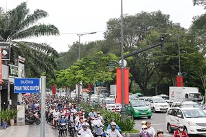 Ba phương án xóa kẹt xe sân bay Tân Sơn Nhất