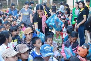 Người Sài Gòn đi tìm tết ấm