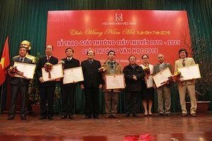 Trao giải cho bảy tác phẩm văn học xuất sắc