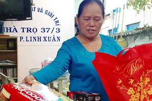 Làm cỗ tết cho người ở trọ