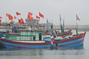 Lý Sơn ra quân đánh bắt đầu năm mới