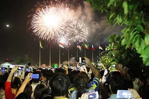 Bắn pháo hoa có thực sự lãng phí?