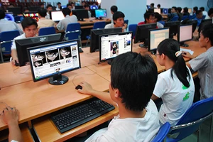 Tranh cãi việc quản các trang tin điện tử, mạng xã hội