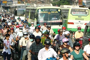 Chi 11 tỉ USD, Sài Gòn sẽ kẹt… xe buýt