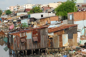 4.860 tỉ đồng dời hơn 5.800 căn nhà trên kênh ở TP.HCM