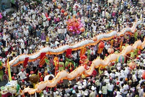 Phương Nam lễ hội hiền hòa