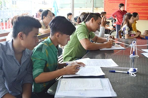 Thiếu ngày, tháng, không làm được thẻ căn cước