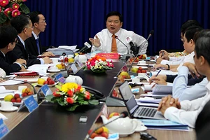 Sao không mời doanh nhân giỏi đến dạy?