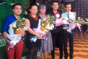 Tiếng hát kẹo kéo… toàn thành