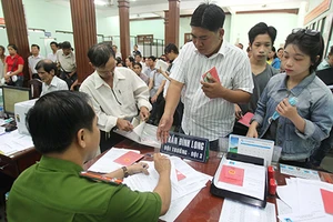 Đi làm căn cước, vật vã vì thiếu ngày, tháng sinh!