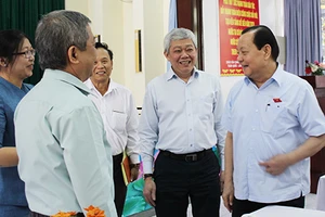 Cử tri TP.HCM cảnh báo việc xây quá nhiều chung cư 