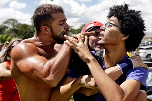 Hạ viện Brazil xúc tiến luận tội tổng thống