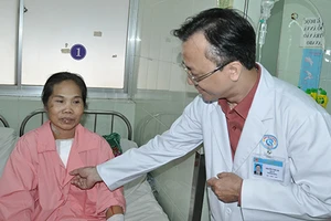 Ứng dụng kỹ thuật phẫu thuật động mạch chủ ngực ít xâm lấn