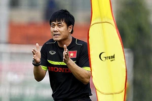 Cuộc ra mắt khó khăn của HLV Hữu Thắng