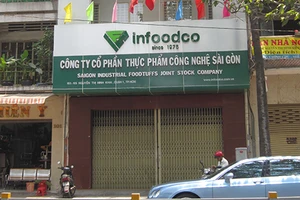 Một vụ án, 35 cán bộ hải quan ‘nhúng chàm’