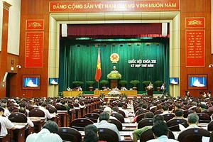 Dân lo cán bộ chỉ chăm chăm lợi ích riêng