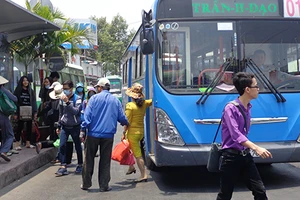 Sài Gòn sẽ hết xe buýt thải khói đen