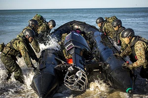 Nhật chuẩn bị tác chiến thủy-bộ