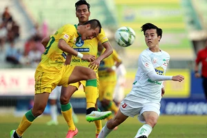 Vòng 5 Toyota V-League: Hải Phòng đè bẹp HA Gia Lai 4-2