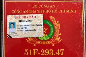 Gắn đèn ưu tiên, chìa thẻ nhà báo giả khi bị kiểm tra