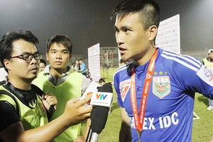 Công Vinh làm ‘thương hiệu’ cho B. Bình Dương 