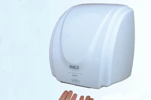 Đừng tưởng an toàn với máy sấy làm khô tay 