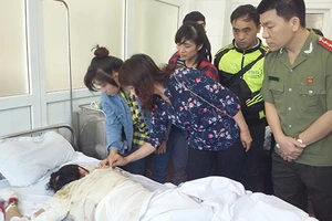 Nổ xưởng gỗ, 11 người bị nạn