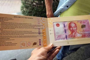 Hôm nay TP.HCM chính thức bán tiền lưu niệm 100 đồng