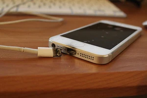 Phòng tránh smartphone phát nổ trong mùa nóng