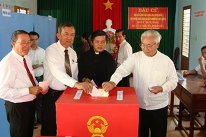 Cuộc thi công dân và bầu cử: Còn bốn ngày nữa rinh giải thưởng nhé! 