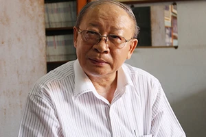 Phó giáo sư kiện đòi 1.000 đồng danh dự